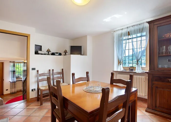 La Casa Di Pasky Apartment Roisan